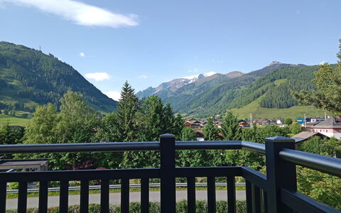 Riki: Bergachtig Landvormen, Berg, Heuvel, Bergketen, Hoogland, Heuvel Station, Ridge, Vallei, Balkon, Hek