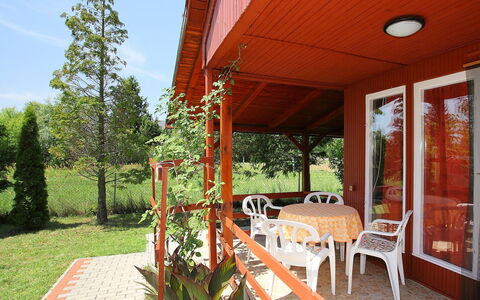Rosso: Eigendom, Onroerend Goed, Huis, Veranda, Gebouw, Huis, Kamer, Boom, Patio, Fabriek