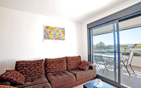 Isleta Marina: Kamer, Meubilair, Woonkamer, Eigendom, Interieur Ontwerp, Plafond, Gebouw, Verdieping, Geel, Onroerend Goed
