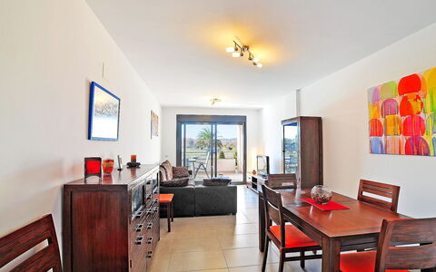 Isleta Marina: Kamer, Eigendom, Interieur Ontwerp, Meubilair, Gebouw, Onroerend Goed, Verdieping, Plafond, Tafel, Huis