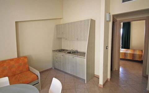 Imperia 530: Kamer, Eigendom, Meubilair, Gebouw, Interieur Ontwerp, Verdieping, Muur, Huis, Onroerend Goed, Tegel
