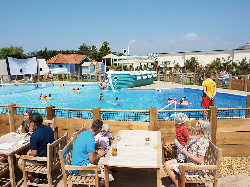 Clacton-on-sea 900