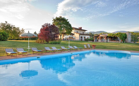 Villa Sant' Angelo: Zwembad, Eigendom, Onroerend Goed, Huis, Toevlucht, Woongebied, Huis, Landgoed, Vrije Tijd, Water