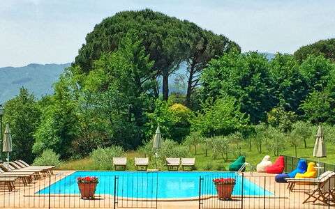 Villa Sant' Angelo: Natuurlijk Landschap, Boom, Gras, Vrije Tijd, Zomer, Landschap, Backyard, Heuvel Station, Landelijk Gebied, Tafel