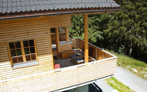 Börtji: Dak, Huis, Eigendom, Verblijf, Gebouw, Blokhut, Huis, Siding, Kamer, Hout