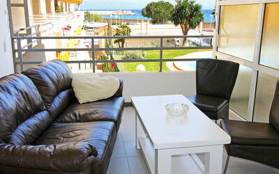 Sol Y Mar 210.1: Eigendom, Meubilair, Kamer, Woonkamer, Interieur Ontwerp, Bankstel, Tafel, Onroerend Goed, Huis, Gebouw