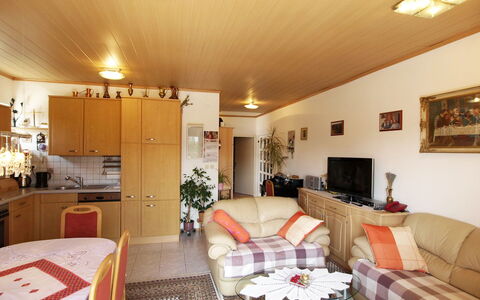 Novigrad (Zadar) 307: Kamer, Eigendom, Meubilair, Interieur Ontwerp, Woonkamer, Gebouw, Plafond, Onroerend Goed, Huis, Tafel