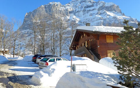Chalet Sunneblick: Lucht, Sneeuw, Gebouw, Eigendom, Berg, Wit, Boom, Helling, Huis