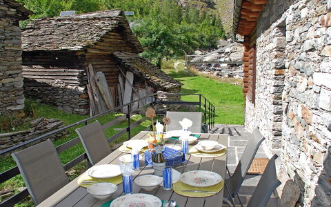 Rustico Dell'Orino: Eigendom, Gebouw, Huis, Kamer, Boom, Backyard, Verblijf, Werf, Landschap, Tafel