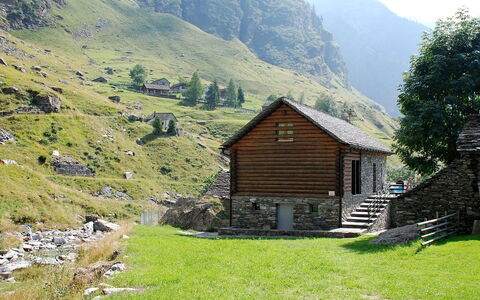Rustico Dell'Orino: Berg, Bergachtig Landvormen, Hoogland, Bergketen, Hut, Heuvel Station, Natuurlijk Landschap, Alpen, Eigendom, Huis