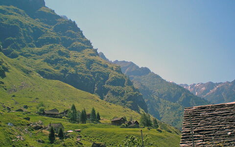 Rustico Dell'Orino: Bergachtig Landvormen, Berg, Hoogland, Heuvel Station, Bergketen, Lucht, Groen, Heuvel, Vallei, Alpen