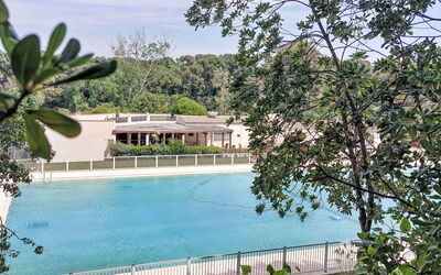 Six Fours la Coudoulière 220: Water, Boom, Zwembad, Samengesteld Materiaal, Toevlucht, Schaduw, Thermae, Landgoed, Hacienda, Eco Hotel