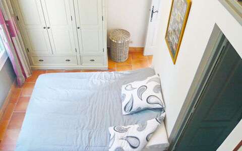 Cavalaire 151: Slaapkamer, Kamer, Eigendom, Meubilair, Bed, Interieur Ontwerp, Laken, Muur, Huis, Verdieping