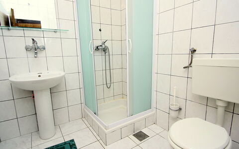 Repak: Badkamer, Eigendom, Kamer, Tegel, Loodgieterswerkinrichting, Architectuur, Interieur Ontwerp, Verdieping, Huis, Onroerend Goed