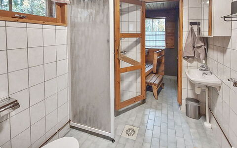 Alakitkajärvi, Takkusalmi: Hout, Flooring, Verdieping, Interieur Ontwerp, Loodgieterswerkinrichting, Kamer, Plafond, Loodgieter, Badkamer, Beits