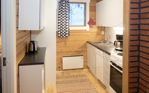 Viipusjärvi 11: Hout, Flooring, Keuken, Interieur Ontwerp, Verdieping, Countertop, Major Appliance, Kamer, Wastafel, Meubilair