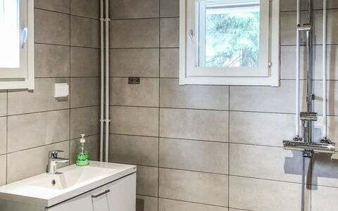 Pajalan Hirsitupa: Flooring, Muur, Verdieping, Loodgieterswerkinrichting, Interieur Ontwerp, Hout, Plafond, Badkamer, Loodgieter, Wastafel
