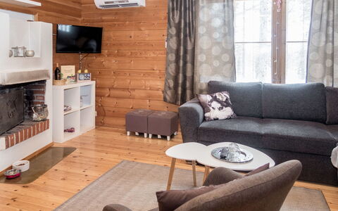 Piilola Nr 1: Meubilair, Interieur Ontwerp, Flooring, Hout, Verdieping, Kamer, Woonkamer, Bankstel, Plafond, Huis