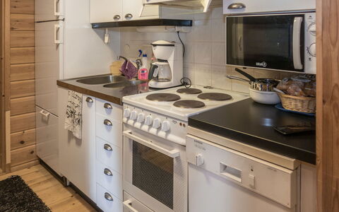 Piilola Nr 1: Toestel Van De Keuken, Keuken, Countertop, Cabinetry, Fornuis, Major Appliance, Huishoudapparatuur, Fornuis, Meubilair, Gasfornuis
