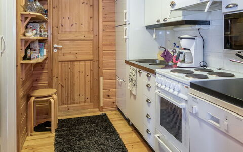 Piilola Nr 1: Flooring, Hout, Major Appliance, Meubilair, Cabinetry, Toestel Van De Keuken, Keuken, Interieur Ontwerp, Verdieping, Countertop