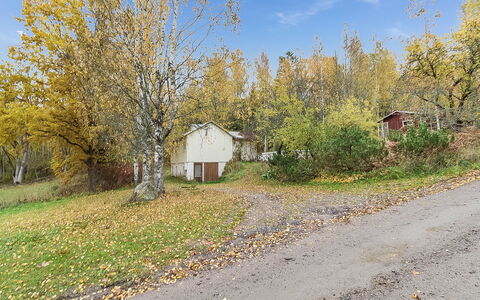 Päivärinne: Gras, Huis, Verblijf, Land Lot, Huis, Landgoed, Gazon, Siding, Boerderij, Veranda