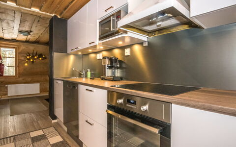 Juurakkopirtti: Flooring, Keuken, Hout, Countertop, Interieur Ontwerp, Plafond, Verdieping, Houten Vloer, Cabinetry, Meubilair
