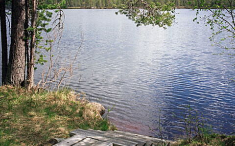 Mustikkainen: Huis, Verblijf, Dak, Landgoed, Schaduw, Boerderij, Gazon, Landscaping, Tuin, Werf