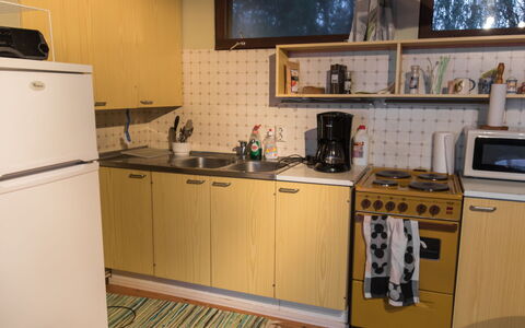 Vattomäki: Toestel Van De Keuken, Keuken, Major Appliance, Countertop, Fornuis, Hout, Meubilair, Flooring, Gootsteen, Interieur Ontwerp