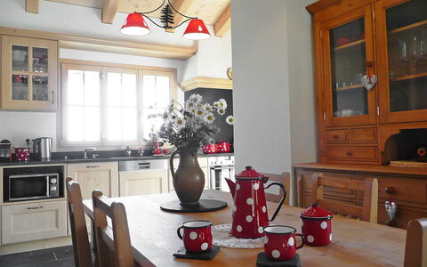 Chalet la Poya: Kamer, Interieur Ontwerp, Meubilair, Eigendom, Huis, Gebouw, Huis, Tafel, Verdieping, Hout