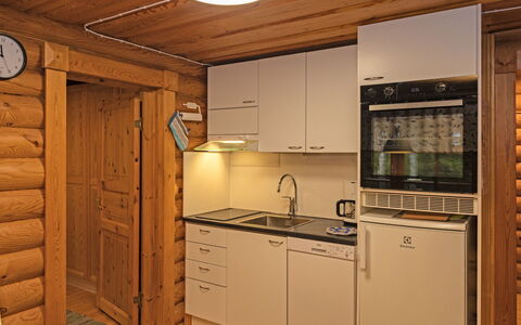 Varilan Lomamajat Nr1: Hout, Plafond, Flooring, Interieur Ontwerp, Verdieping, Meubilair, Kamer, Keuken, Beits, Countertop