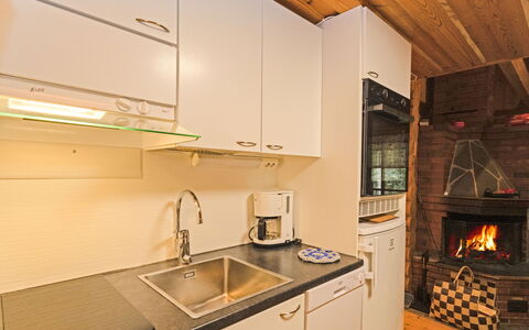 Varilan Lomamajat Nr1: Keuken, Toestel Van De Keuken, Hout, Major Appliance, Countertop, Flooring, Interieur Ontwerp, Verdieping, Plafond, Meubilair