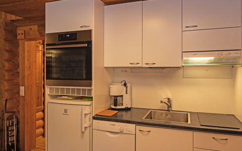 Varilan Lomamajat Nr2: Keuken, Toestel Van De Keuken, Major Appliance, Countertop, Hout, Flooring, Cabinetry, Interieur Ontwerp, Huishoudapparatuur, Verdieping