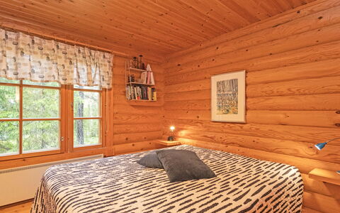 Varilan Lomamajat Nr2: Interieur Ontwerp, Flooring, Hout, Verdieping, Meubilair, Plafond, Slaapkamer, Bed, Kamer, Bruin