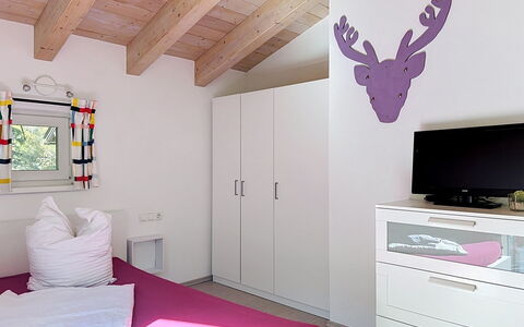 Am Arlberg: Meubilair, Interieur Ontwerp, Slaapkamer, Plafond, Verdieping, Textiel, Kamer, Flooring, Huis, Bed