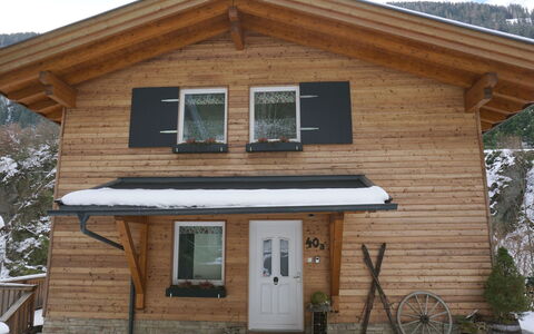 Am Arlberg: Gebouw, Eigendom, Venster, Fiets, Sneeuw, Wiel, Huis, Boom, Deur