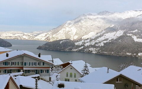 Emmetten 400: Lucht, Sneeuw, Berg, Eigendom, Gebouw, Wolk, Helling, Water, Huis, Freezing