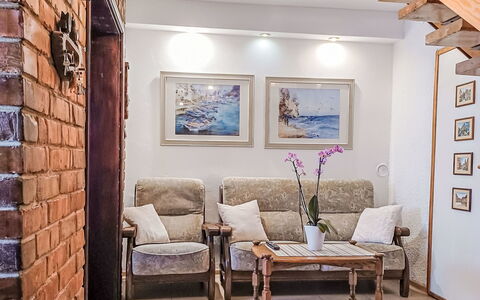 Bursztynowa: Meubilair, Interieur Ontwerp, Muur, Flooring, Verdieping, Bankstel, Hout, Kamer, Woonkamer, Plafond