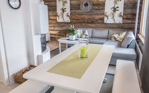 Revonaapa B13: Meubilair, Interieur Ontwerp, Hout, Flooring, Verdieping, Tafel, Bankstel, Kamer, Woonkamer, Huis