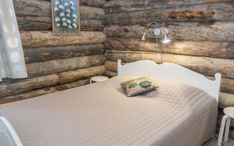 Revonaapa B13: Hout, Slaapkamer, Interieur Ontwerp, Verdieping, Flooring, Linens, Meubilair, Bedding, Kamer, Bed