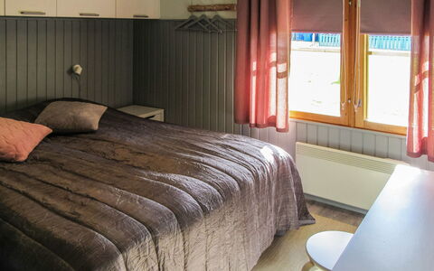 Kelokivakka D19: Hout, Interieur Ontwerp, Verdieping, Plafond, Flooring, Slaapkamer, Meubilair, Bed, Laken, Linens