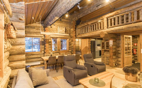 Rukasaukko: Hout, Plafond, Interieur Ontwerp, Huis, Verblijf, Blokhut, Woonkamer, Toevlucht, Beits, Zolder