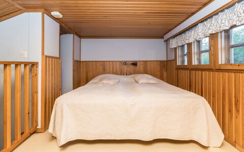 Kelokivakka E23: Hout, Flooring, Interieur Ontwerp, Verdieping, Plafond, Slaapkamer, Verlichting, Bed, Kamer, Meubilair