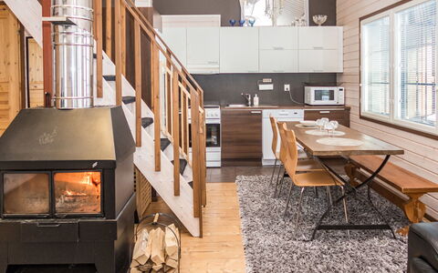 Saukkotupa: Meubilair, Interieur Ontwerp, Flooring, Hout, Verdieping, Plafond, Houten Vloer, Kamer, Bankstel, Woonkamer