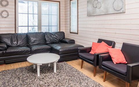 Saukkotupa: Meubilair, Flooring, Interieur Ontwerp, Verdieping, Hout, Bankstel, Houten Vloer, Woonkamer, Huis