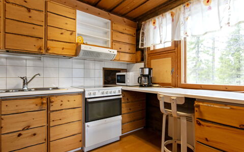 Rukaveska 4B: Hout, Keuken, Interieur Ontwerp, Cabinetry, Beits, Huis, Plafond, Countertop, Kamer, Lade