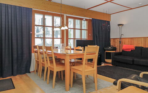 Saariselän Väärtin Kammi 1: Meubilair, Interieur Ontwerp, Hout, Flooring, Plafond, Verdieping, Lichte Inrichting, Tafel, Verlichting, Kamer
