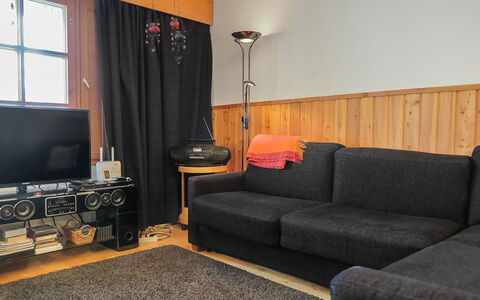 Saariselän Väärtin Kammi 1: Meubilair, Interieur Ontwerp, Hout, Elektronisch Apparaat, Flooring, Woonkamer, Verdieping, Verlichting, Kamer, Geluidsapparatuur