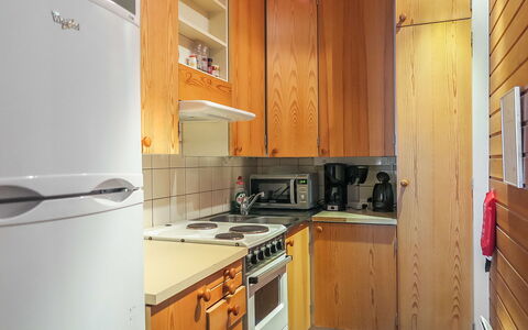 Saariselän Väärtin Kammi 1: Toestel Van De Keuken, Keuken, Major Appliance, Countertop, Cabinetry, Hout, Flooring, Huishoudapparatuur, Interieur Ontwerp, Meubilair
