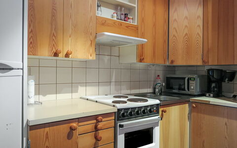 Saariselän Väärtin Kammi 1: Toestel Van De Keuken, Keuken, Countertop, Cabinetry, Major Appliance, Fornuis, Huishoudapparatuur, Fornuis, Meubilair, Hout