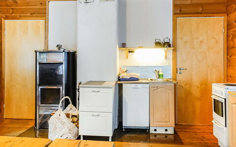 Hoviranta: Hout, Plafond, Keuken, Toestel Van De Keuken, Major Appliance, Flooring, Verdieping, Kamer, Interieur Ontwerp, Countertop